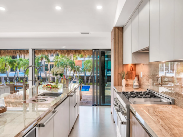 Luxurious Waterfront Property in Fort Lauderdale - Ideal for Families